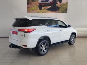 Toyota Fortuner 2.4GD-6 4x4 - Image 2