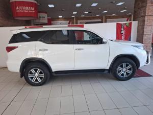 Toyota Fortuner 2.4GD-6 manual - Image 3