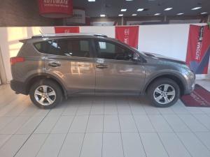 Toyota RAV4 2.0 GX auto - Image 3