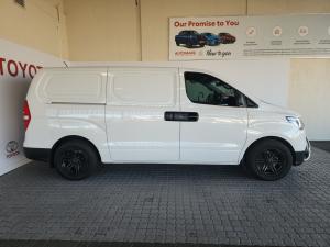 Hyundai H-1 2.5VGTi panel van - Image 5