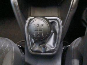 Toyota Urban Cruiser 1.5 XR manual - Image 12