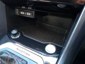 Volkswagen T-ROC 2.0 TSI 4M R-LINE DSG - Image 10
