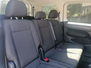 Volkswagen Caddy Kombi 1.6i - Image 12