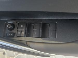 Toyota Corolla Cross 1.8 XR - Image 19