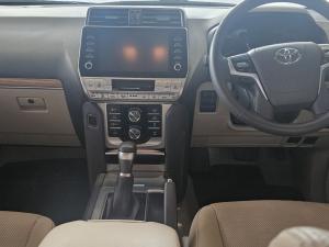 Toyota Prado VX 2.8GD automatic - Image 6