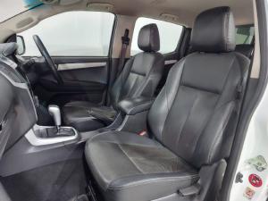 Isuzu D-Max 300 3.0TD double cab LX auto - Image 6