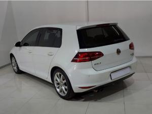 Volkswagen Golf 2.0TDI Highline - Image 3