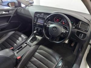Volkswagen Golf 2.0TDI Highline - Image 6