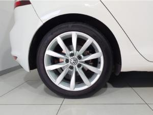 Volkswagen Golf 2.0TDI Highline - Image 9
