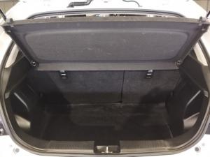 Suzuki Baleno 1.5 GLX auto - Image 11