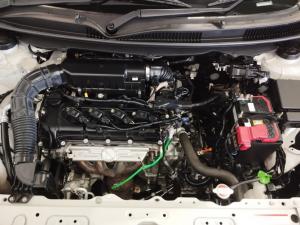 Suzuki Baleno 1.5 GLX auto - Image 13