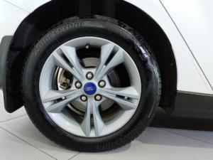 Ford Focus sedan 1.0T Ambiente - Image 11
