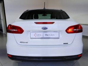 Ford Focus sedan 1.0T Ambiente - Image 5