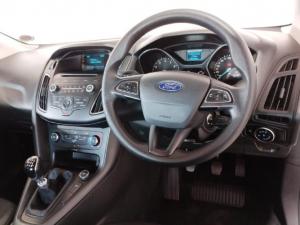 Ford Focus sedan 1.0T Ambiente - Image 8