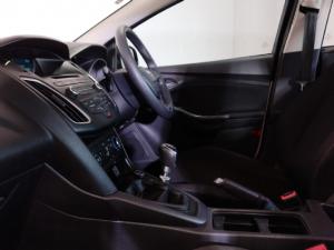 Ford Focus sedan 1.0T Ambiente - Image 9