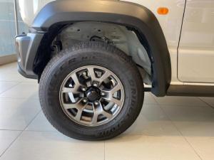 Suzuki Jimny 1.5 GLX AllGrip 5-door auto - Image 5