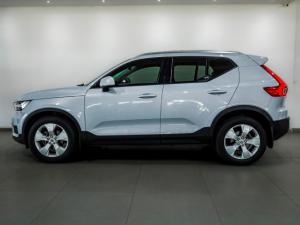 Volvo XC40 T3 Momentum auto - Image 2
