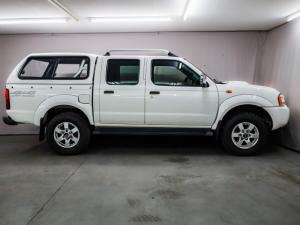 Nissan NP300 Hardbody 2.5TDi double cab 4x4 - Image 17