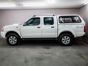 Nissan NP300 Hardbody 2.5TDi double cab 4x4 - Image 2