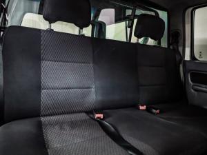 Nissan NP300 Hardbody 2.5TDi double cab 4x4 - Image 7