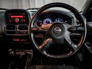 Nissan NP300 Hardbody 2.5TDi double cab 4x4 - Image 9