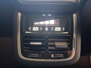 Volvo XC60 B5 AWD Plus Dark - Image 12