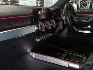 Mercedes-Benz GLB GLB220d 4Matic Progressive - Image 11