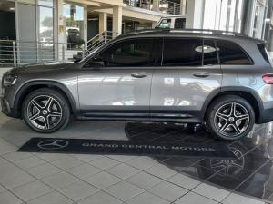 Mercedes-Benz GLB GLB220d 4Matic Progressive - Image 4