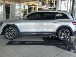 Mercedes-Benz GLB GLB220d 4Matic Progressive - Image 4