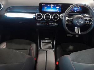 Mercedes-Benz GLB GLB220d 4Matic Progressive - Image 7