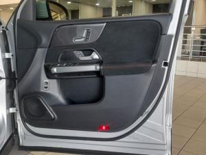 Mercedes-Benz GLB GLB220d 4Matic Progressive - Image 9