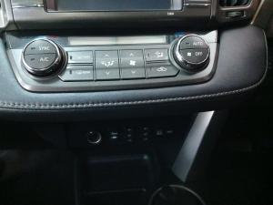 Toyota RAV4 2.5 AWD VX - Image 17