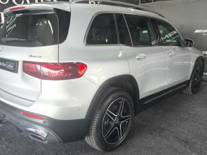 Mercedes-Benz GLB GLB220d 4Matic Progressive - Image 6
