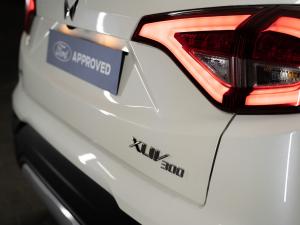 Mahindra XUV300 1.2T W8 - Image 15