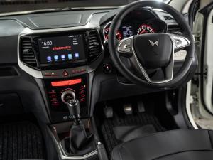Mahindra XUV300 1.2T W8 - Image 18