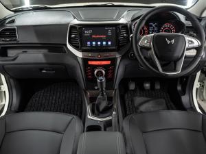 Mahindra XUV300 1.2T W8 - Image 23
