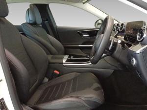 Mercedes-Benz C-Class C200 Avantgarde - Image 13