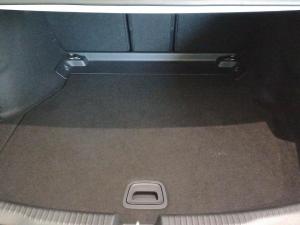 Mercedes-Benz C-Class C200 Avantgarde - Image 9