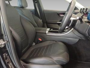 Mercedes-Benz C-Class C200 Avantgarde - Image 13