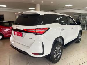 Toyota Fortuner 2.4GD-6 4x4 - Image 2