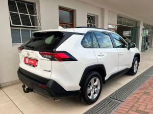 Toyota RAV4 2.0 GX auto - Image 2