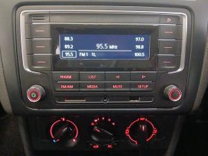 Volkswagen Polo Vivo hatch 1.4 Trendline - Image 11