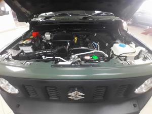 Suzuki Jimny 1.5 GLX - Image 9