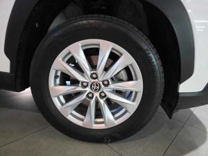 Toyota Corolla Cross 1.8 XI - Image 18