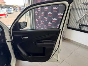Toyota Vitz 1.0 XR - Image 15