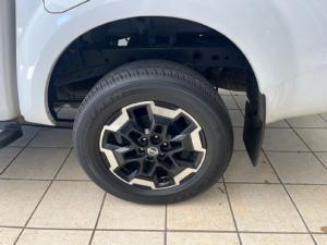 Nissan Navara 2.5DDTi double cab LE Plus - Image 9