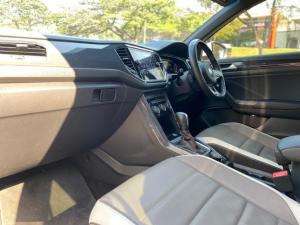 Volkswagen T-Roc 2.0TSI 140kW 4Motion R-Line - Image 11