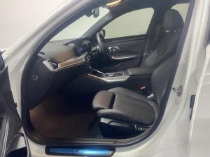 BMW 3 Series 320d Mzansi Edition - Image 15