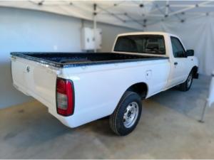 Nissan NP300 Hardbody 2.5TDi (aircon) - Image 3