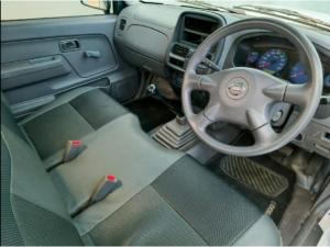 Nissan NP300 Hardbody 2.5TDi (aircon) - Image 6